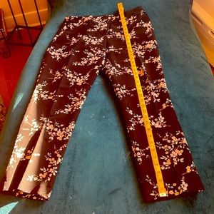 Pretty blossom print pants; womens: size 10